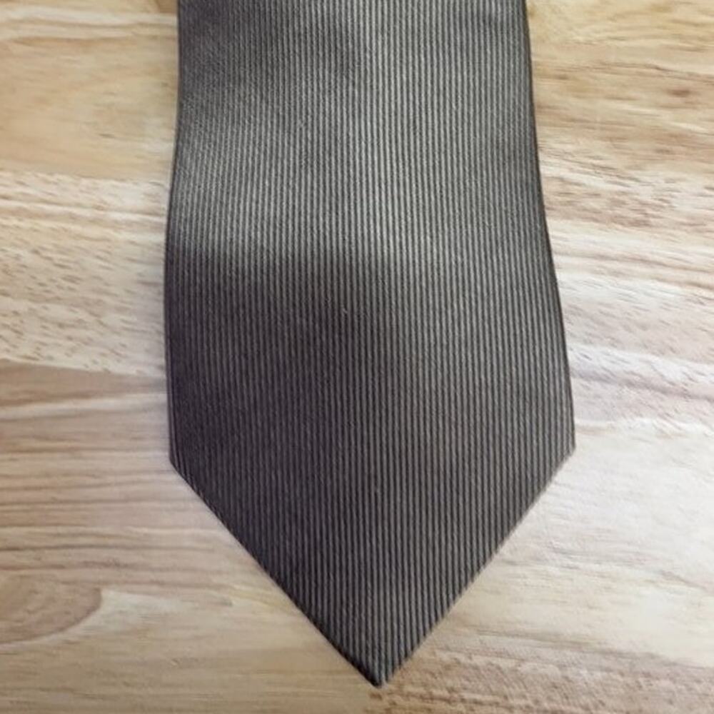 Fusion Handmade Necktie in Gold Stripes